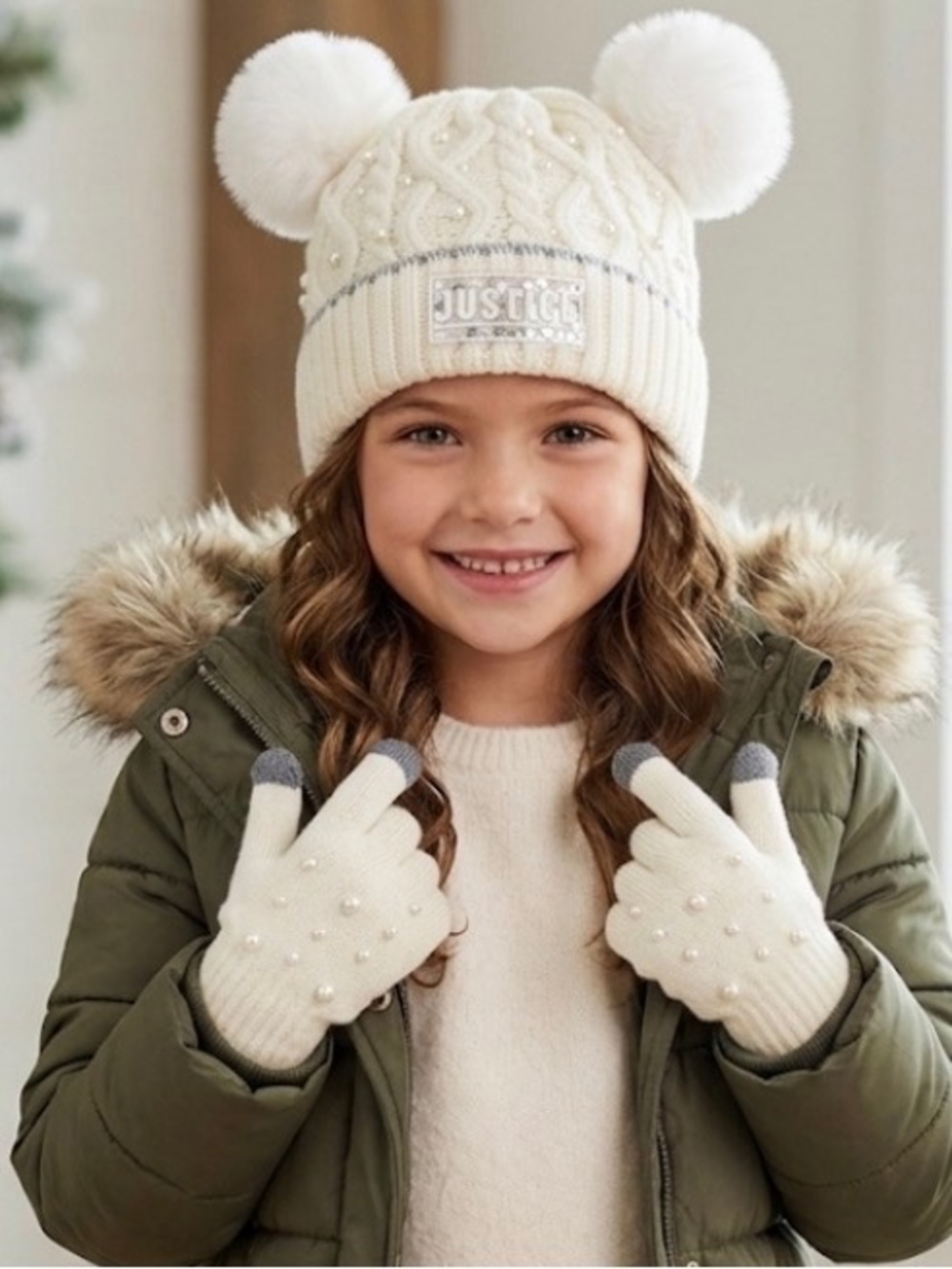 NWT Childrens Winter hat and glove set